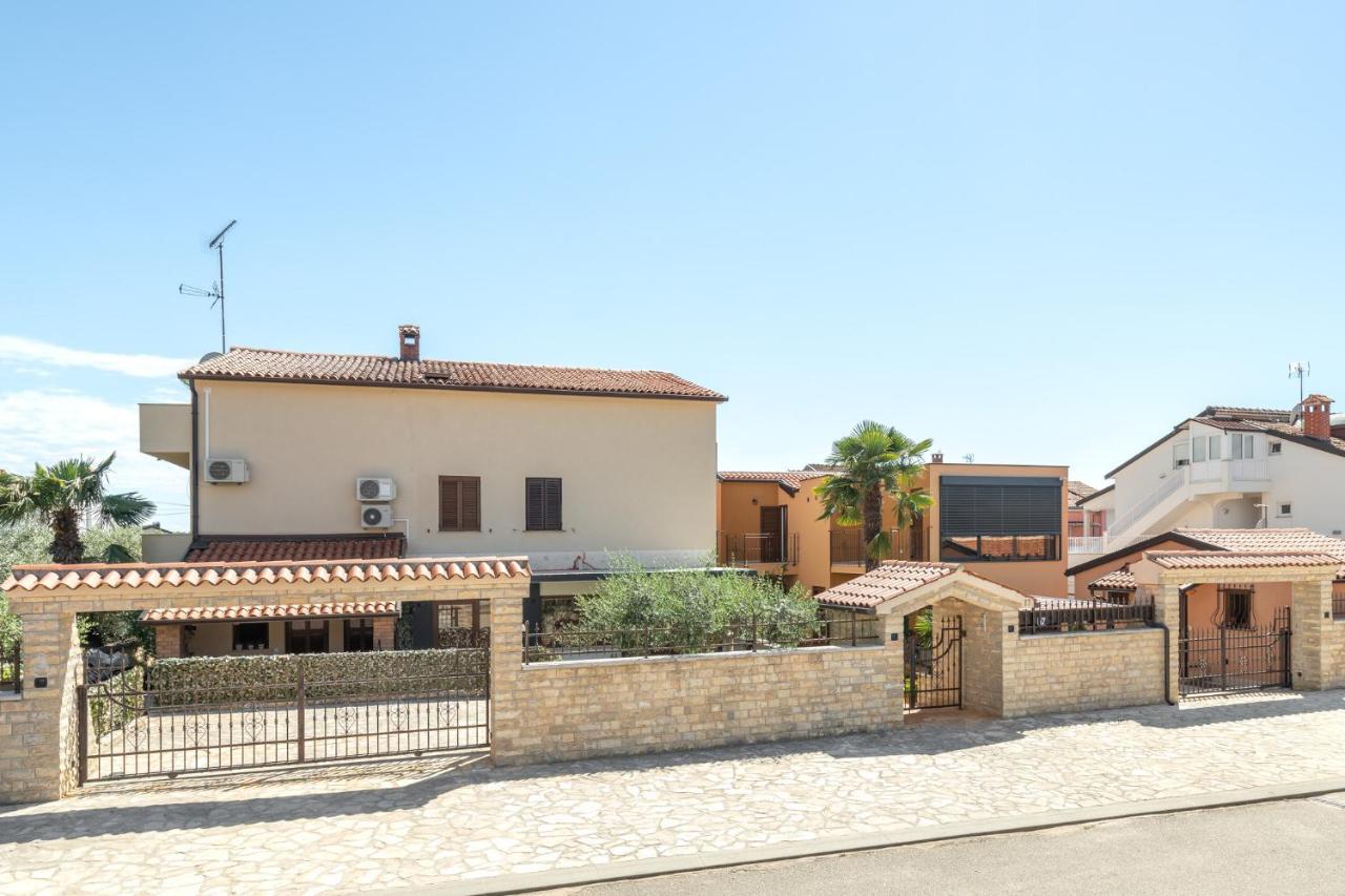 Apartments Nono Poreč Eksteriør bilde